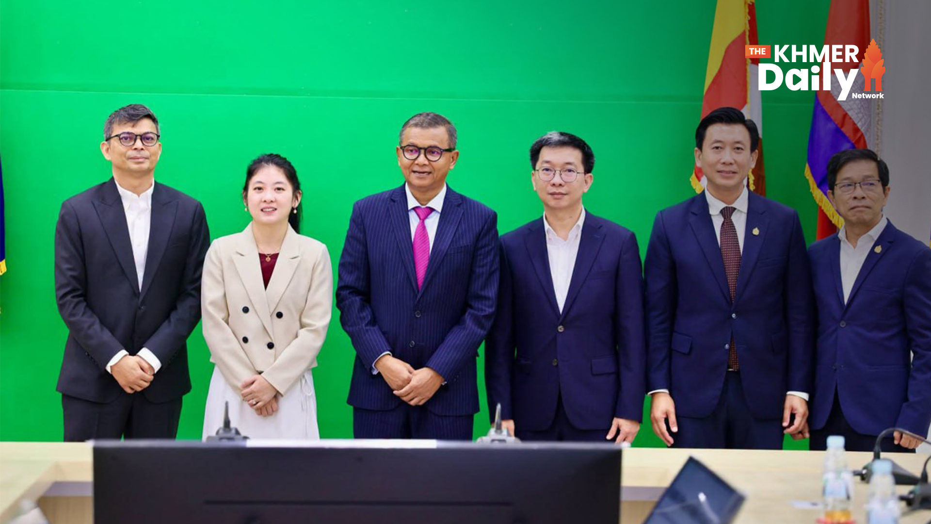 Cambodia Explores Digital Learning Partnerships with DICHI Academy and Apple