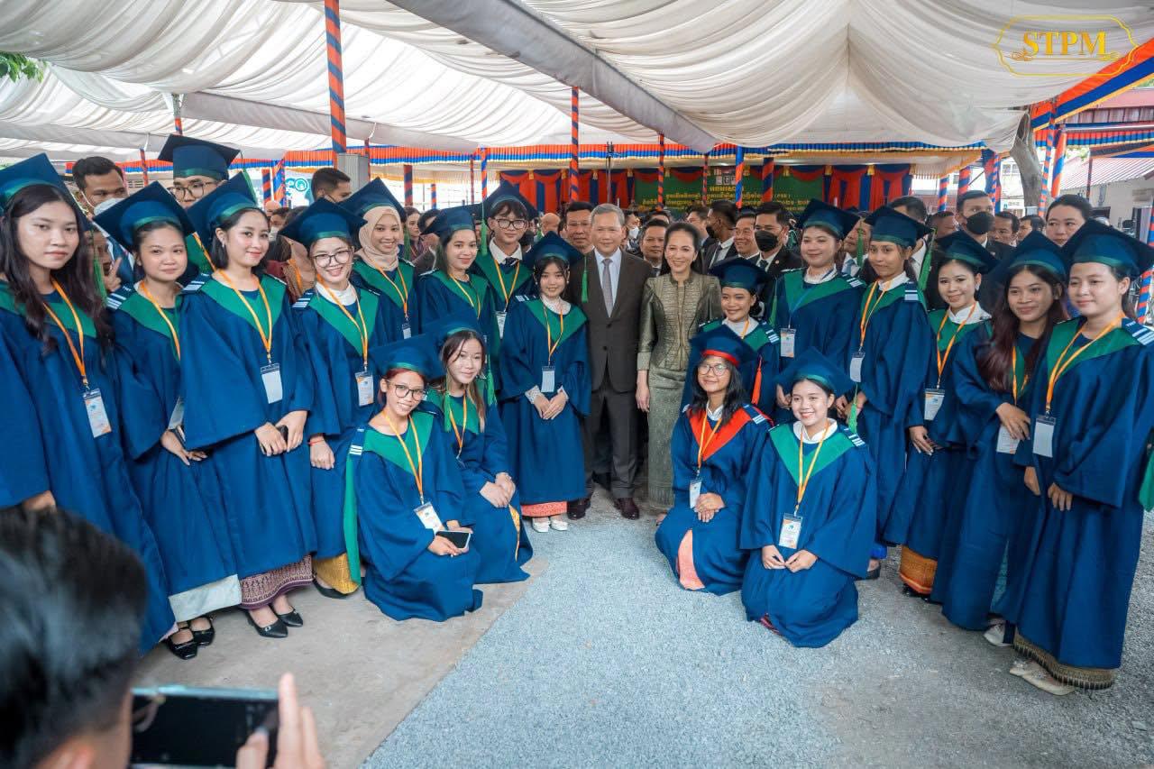 ពិធីអបអរខួប៣០ឆ្នាំរបស់អង្គការដើម្បីភាពញញឹមនៃកុមារ និងពិធីប្រគល់  សញ្ញាបត្រជូនដល់សិស្ស-និស្សិត | រូបភាព៖ ទំព័រហ្វេសប៊ុក Samdech Thipadei Hun Manet, Prime Minister of Cambodia