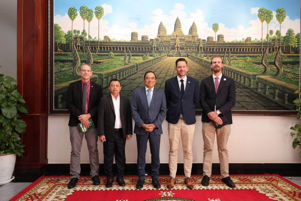 ប្រភព និងរូបភាព៖ ទំព័រហ្វេសប៊ុក លី ធុជ - Ly Thuch