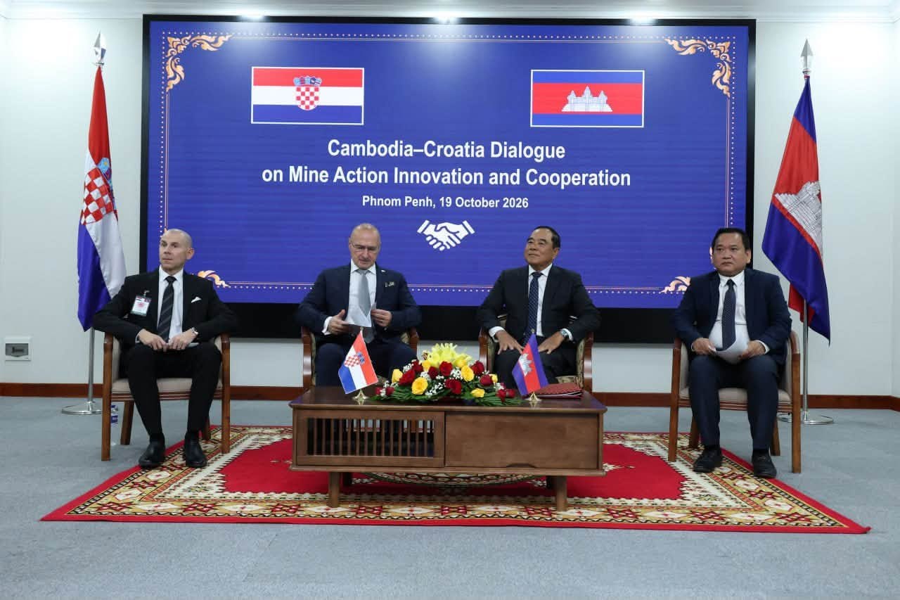 Photo: H.E Ly Thuch